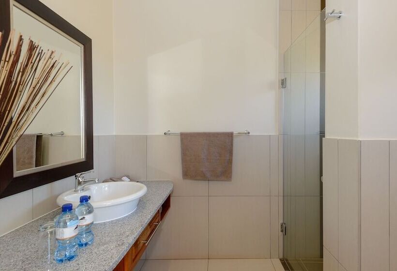 Monomotapa Village At Legend Golf & Safari Resort