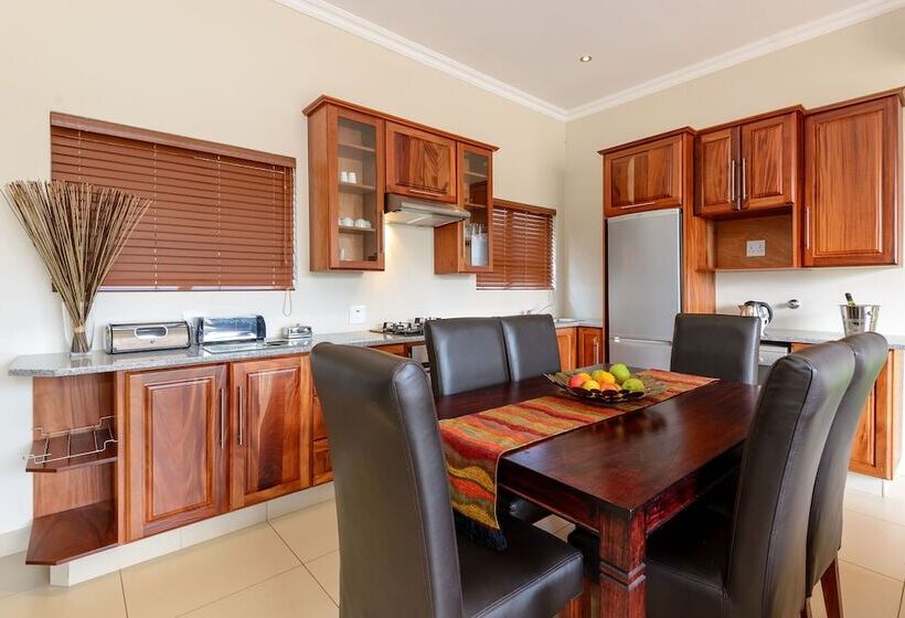 Monomotapa Village At Legend Golf & Safari Resort