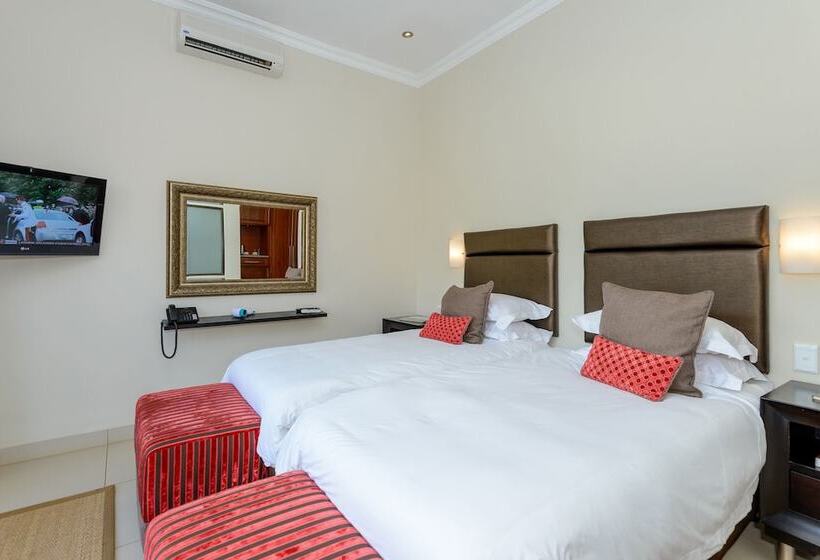 Monomotapa Village At Legend Golf & Safari Resort