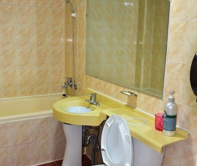 بنسيون Jangwon Parktel