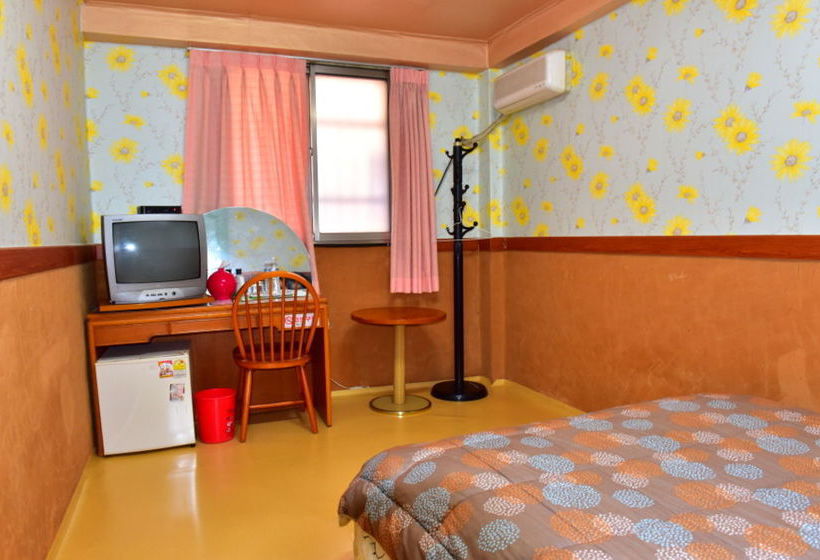 بنسيون Jangwon Parktel