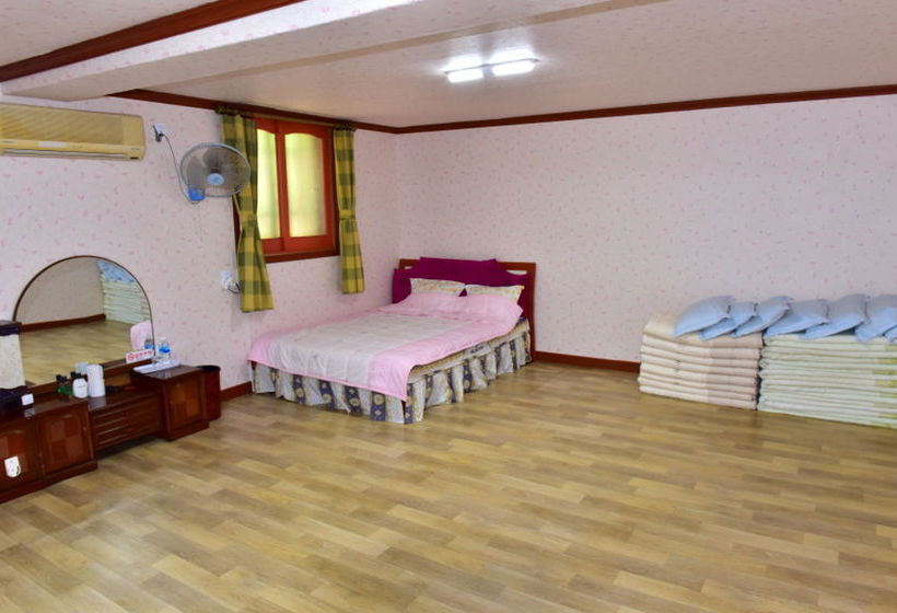 بنسيون Jangwon Parktel