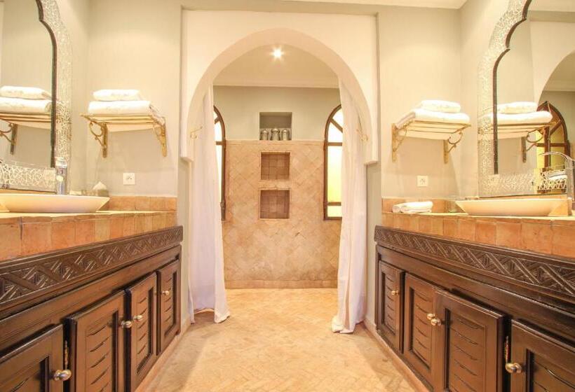 پانسیون Le Cazar