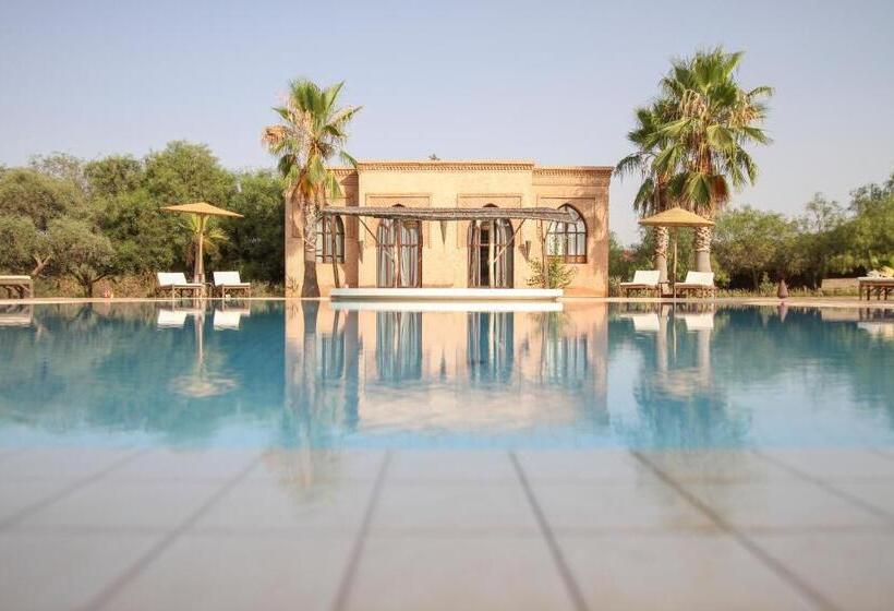 پانسیون Le Cazar