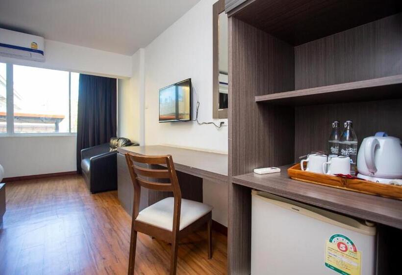 Sea Paradise Hotel Sattahip