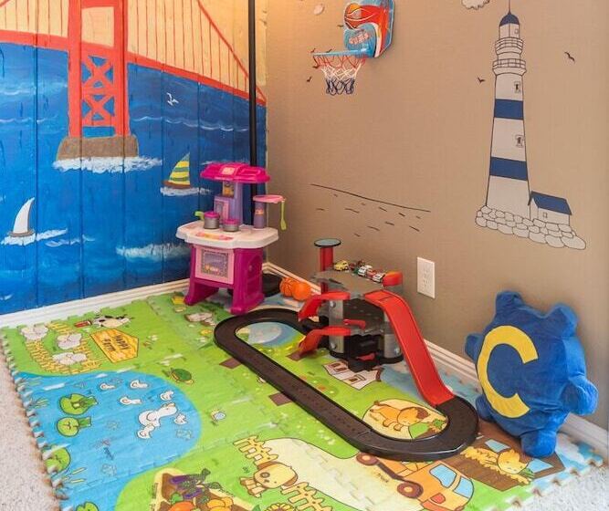 Sunny And Elegant Villa