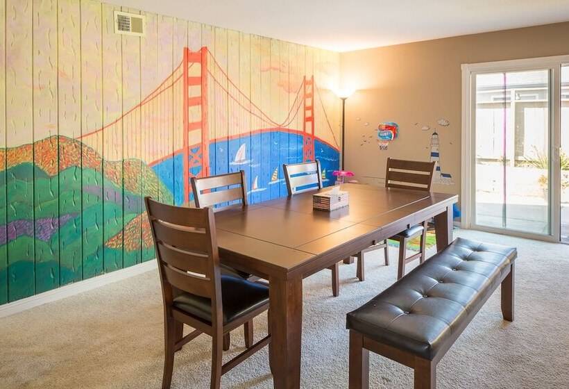 Sunny And Elegant Villa