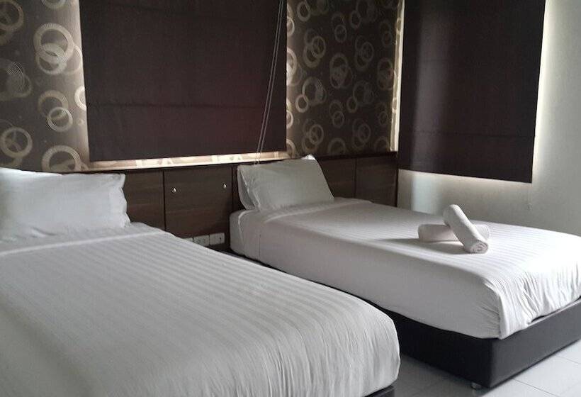 The Living Hotel At Surat Thani