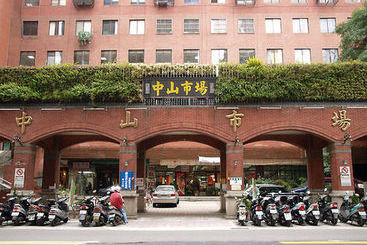 The Packer's Hostel