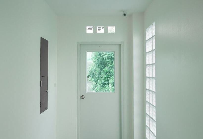 호스텔 The 9th House