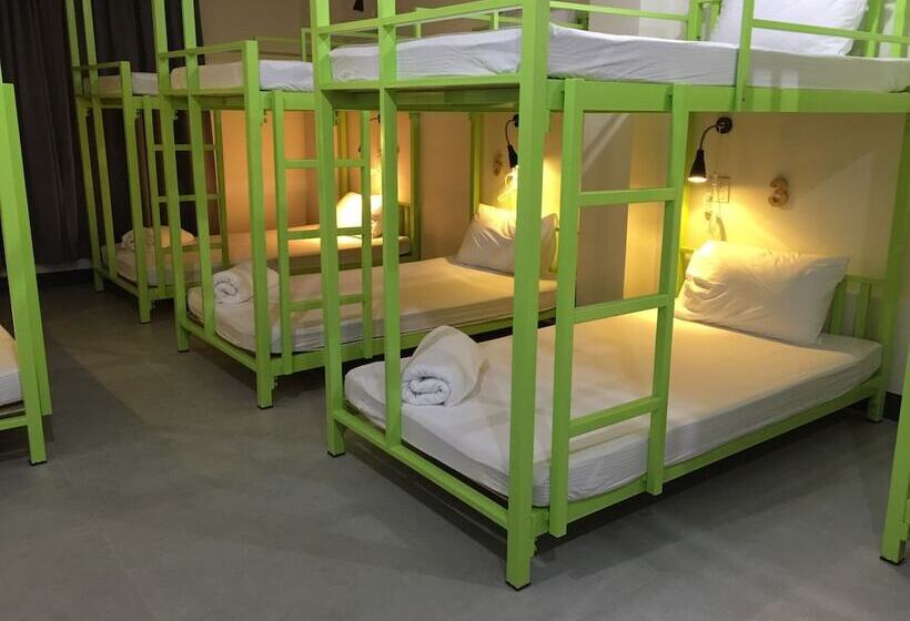 호스텔 The 9th House