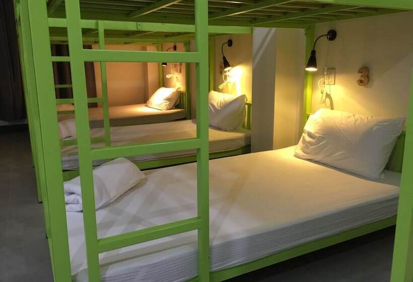 호스텔 The 9th House