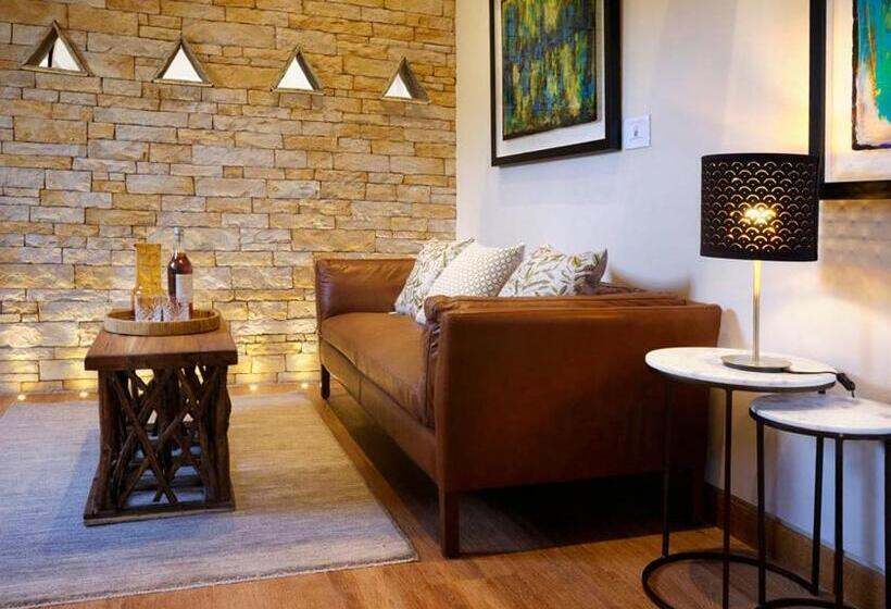 צימר Abbots Grange Manor House