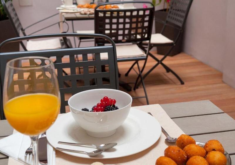 住宿加早餐  Heritage Hotel Antique Split