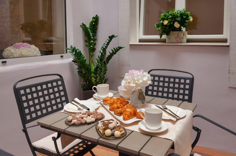 住宿加早餐  Heritage Hotel Antique Split