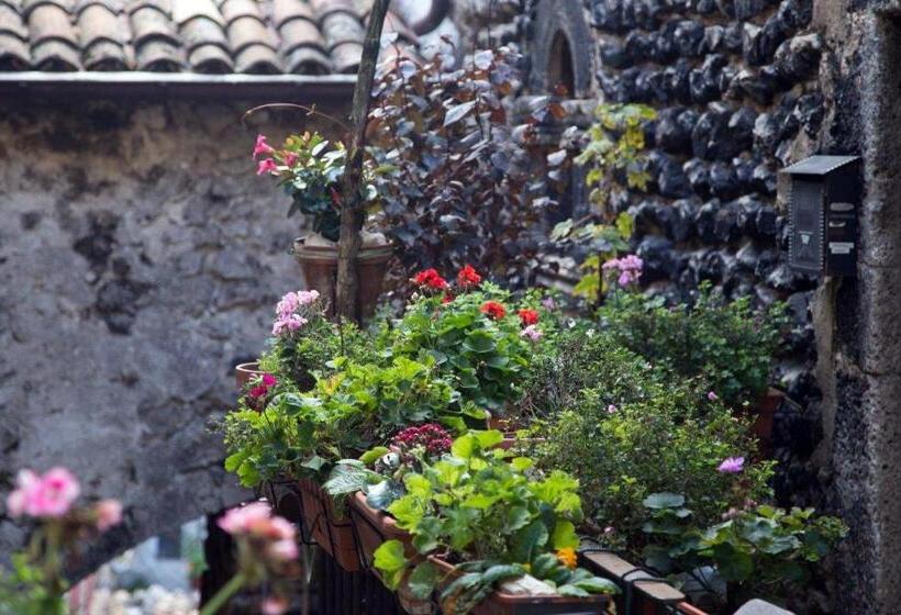 צימר La Bifora E Le Lune Vico Sotto Gli Archi 5