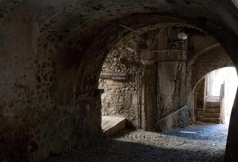 צימר La Bifora E Le Lune Vico Sotto Gli Archi 5