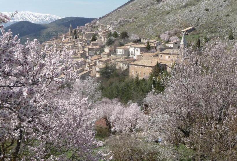 צימר La Bifora E Le Lune Vico Sotto Gli Archi 5