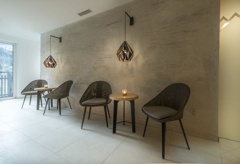 Heart Hotel Grischuna