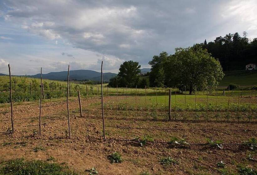 فندق Agriturismo La Topaia