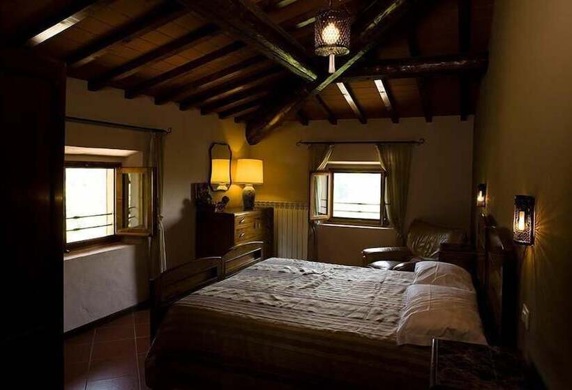 فندق Agriturismo La Topaia
