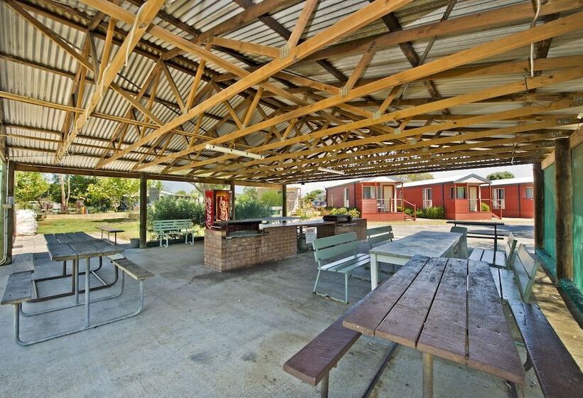 فندق Albany Holiday Park