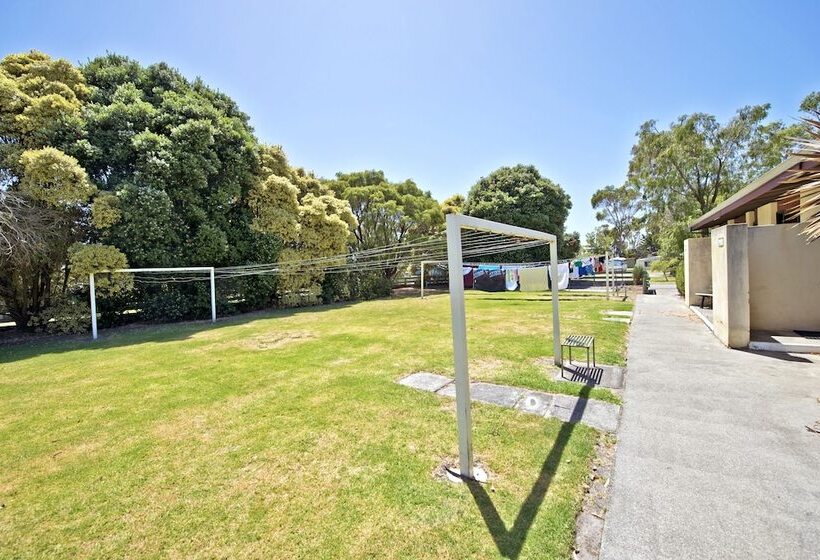 هتل Albany Holiday Park