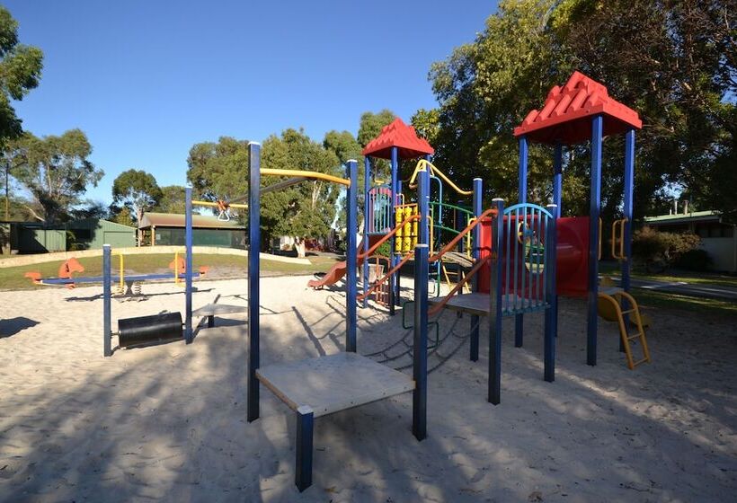 هتل Albany Holiday Park