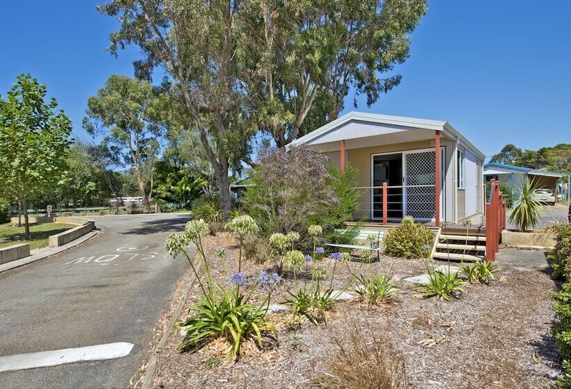 هتل Albany Holiday Park