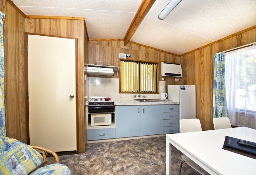 فندق Albany Holiday Park