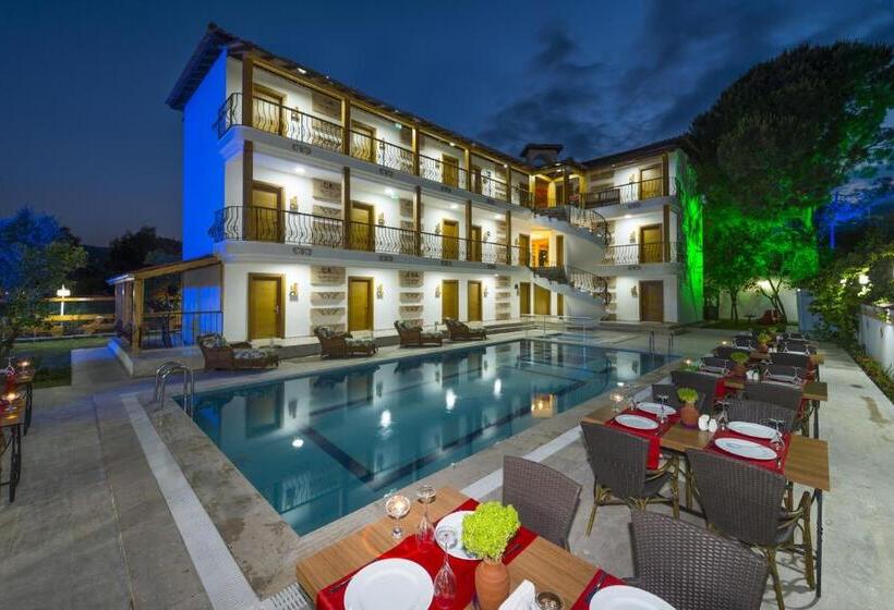 Amore Hotel Teki̇rova