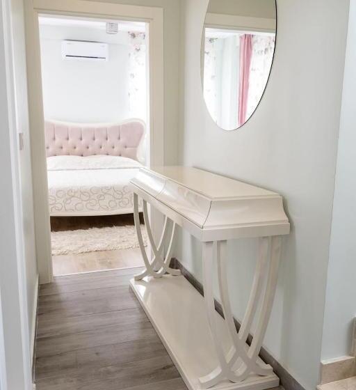 Amore Hotel Teki̇rova