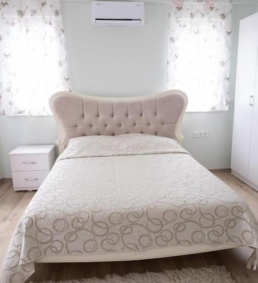 Amore Hotel Teki̇rova