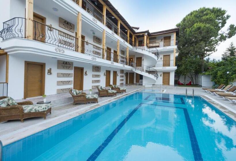 Amore Hotel Teki̇rova