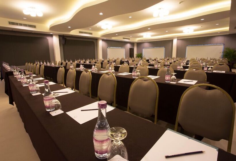 호텔 Bangsaen Heritage