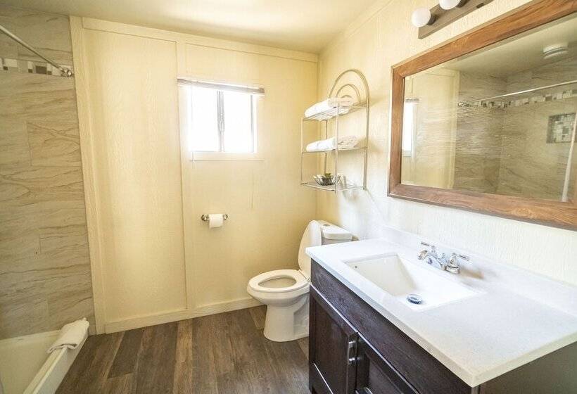 호텔 Basecamp At Snowbowl