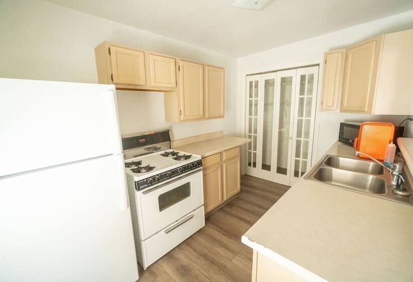 호텔 Basecamp At Snowbowl