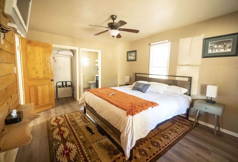 호텔 Basecamp At Snowbowl