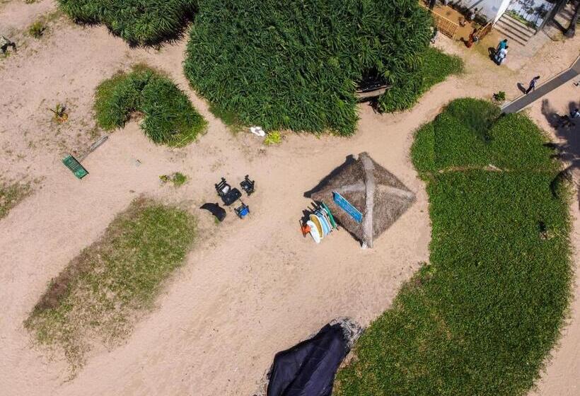 Отель Chami Villa Bentota