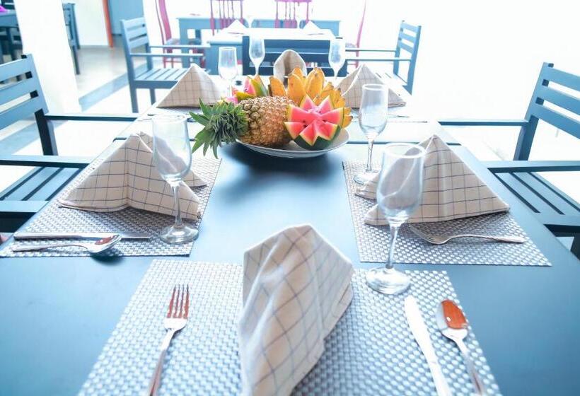 Отель Chami Villa Bentota