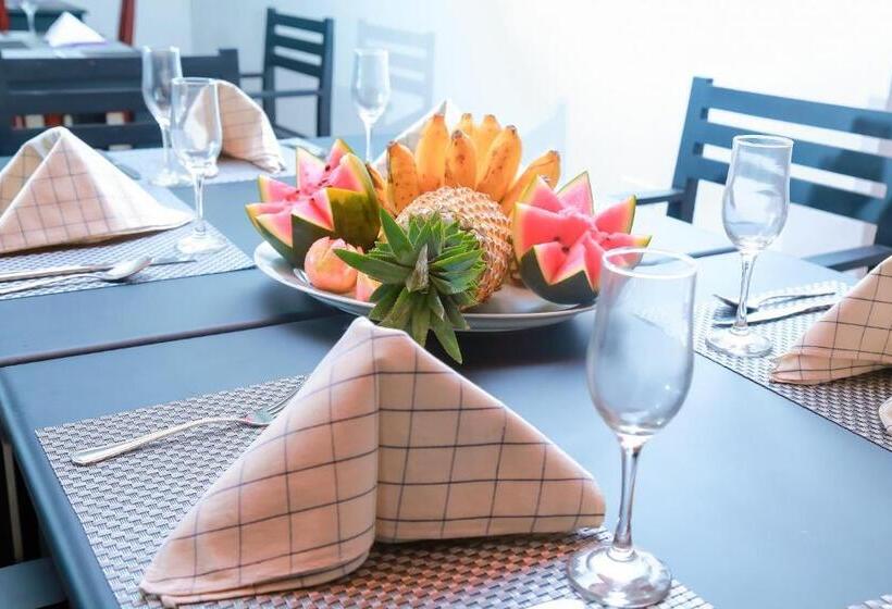 Отель Chami Villa Bentota