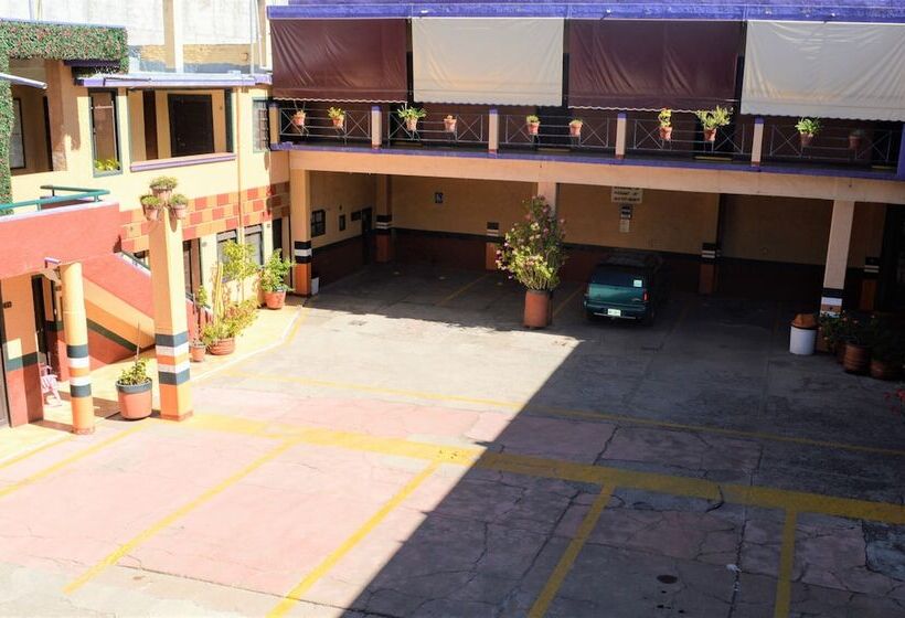 בית מלון כפרי Colonial