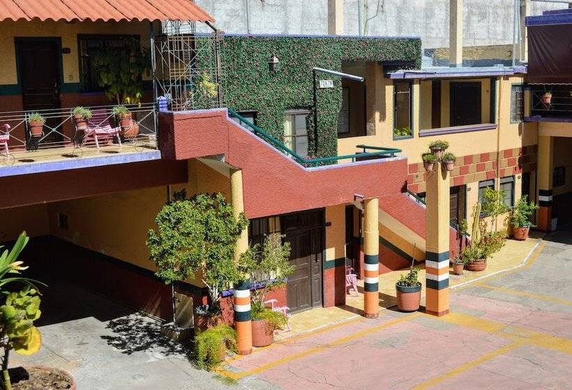 בית מלון כפרי Colonial