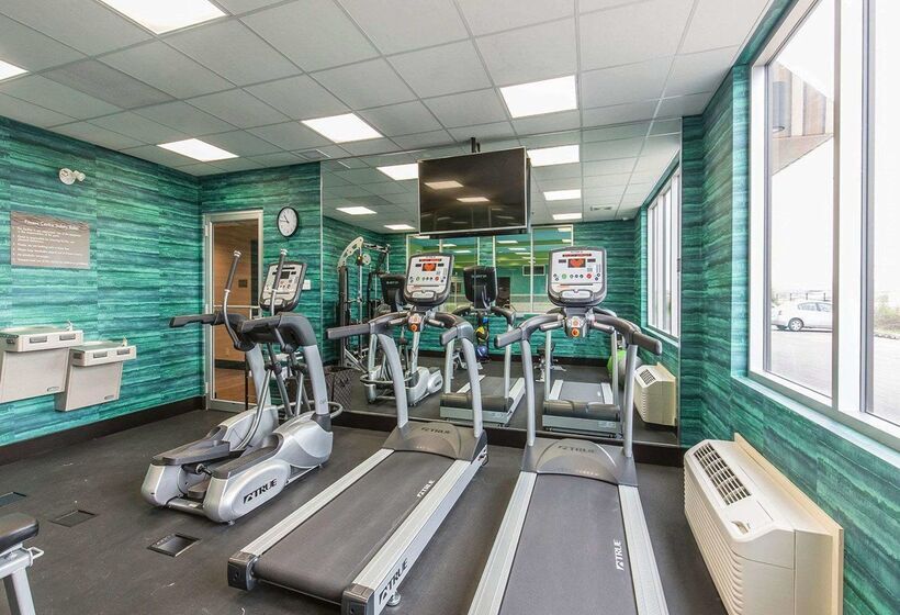 فندق Comfort Inn & Suites Airport North