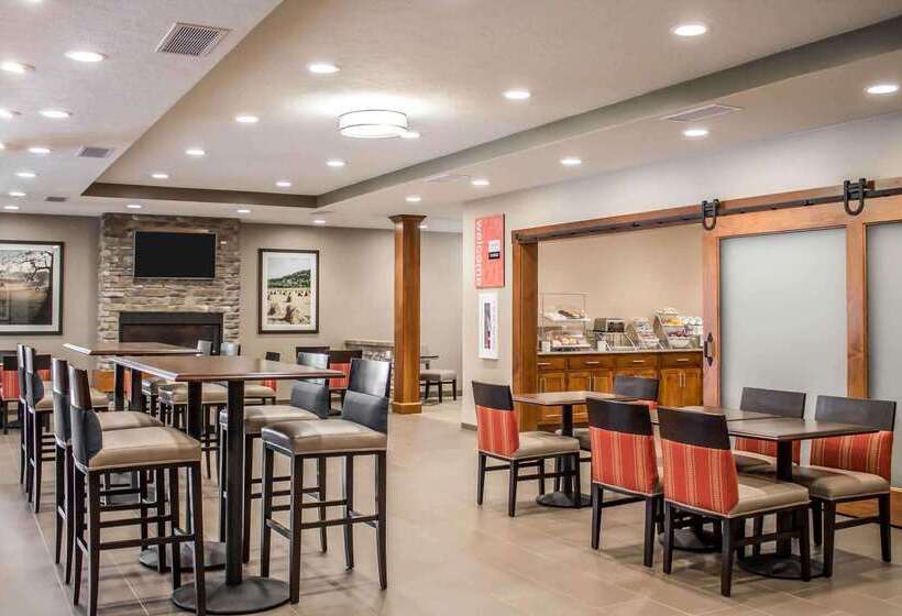 Отель Comfort Suites Hartville North Canton