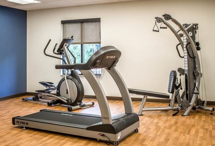 Отель Comfort Suites Hartville North Canton