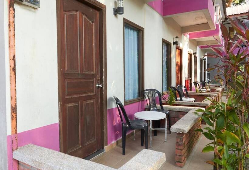 Отель Corrie Chalet, Pantai Cenang Langkawi