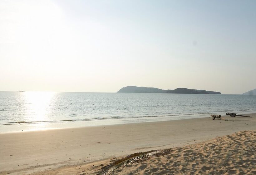 Отель Corrie Chalet, Pantai Cenang Langkawi