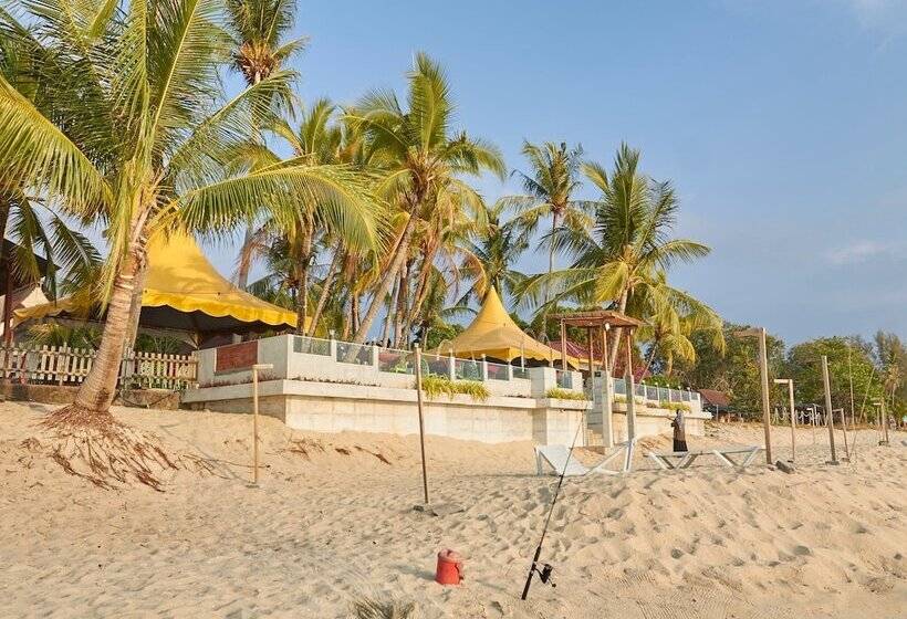 Отель Corrie Chalet, Pantai Cenang Langkawi