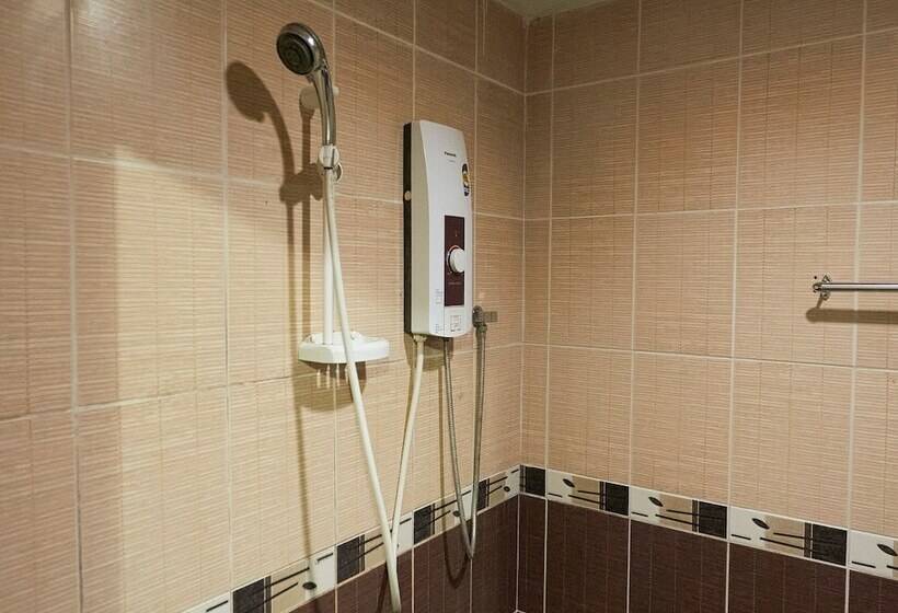 Отель Corrie Chalet, Pantai Cenang Langkawi